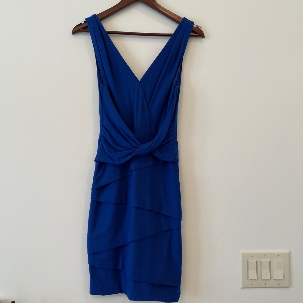 Blue midi dress with tie not in the front/layered